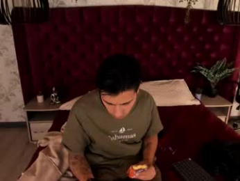 andyjoy_ webcam model stream image