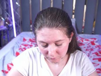 CraveeDoll webcam model stream image