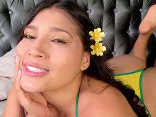 courtneygrey webcam model stream image