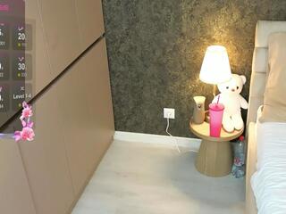 Aura Moon webcam model stream image