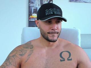 Luke Siner webcam model stream image