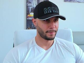 Luke Siner webcam model stream image