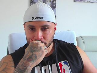 Luke Siner webcam model stream image