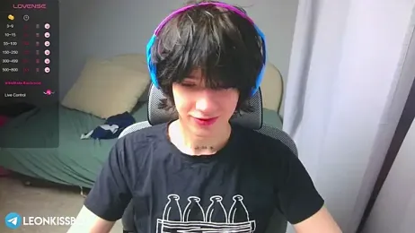 LeonBoykisser webcam stripchat model stream image