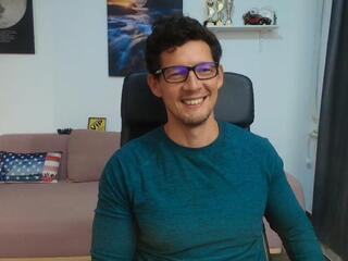 Brutus K webcam flirt4free model stream image