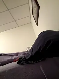 Mini_And_The_Bear webcam model stream image