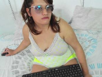 ocean-lady webcam model stream image