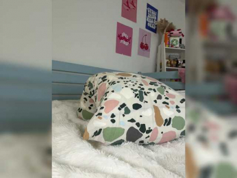 alicecutey webcam model stream image