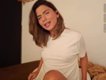 skyamber8v2 webcam model stream image