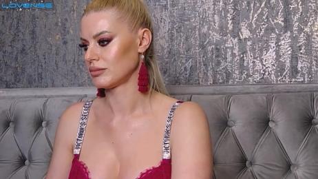 BlondieStar webcam model stream image