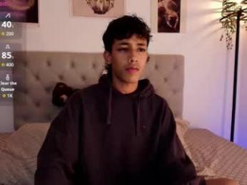 ostin_18hot webcam model stream image