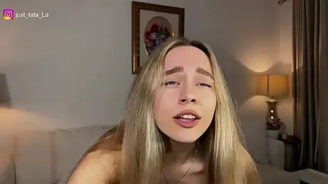 hotexclusive_ webcam model stream image