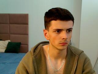 Leon Angelov webcam model stream image