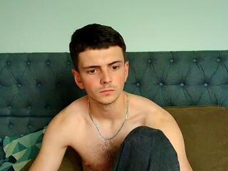 Leon Angelov webcam model stream image