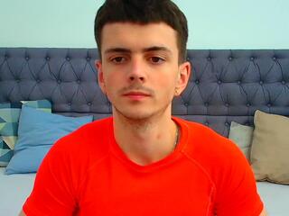 Leon Angelov webcam model stream image