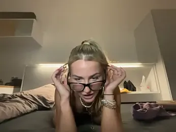 goddesemiiyy webcam model stream image