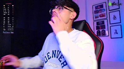 isaac_saenz webcam model stream image