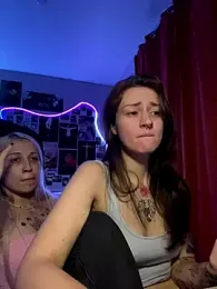 Dooubletroublee webcam model stream image