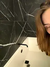 -AngelAri- webcam model stream image