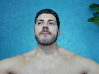 Cutler Q webcam model stream image