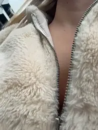 Betsy webcam model stream image