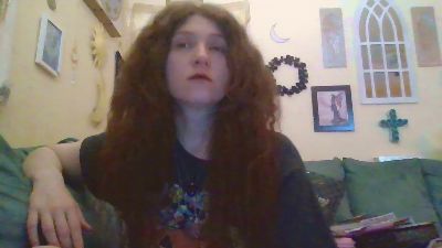 QueenCrimson webcam model stream image