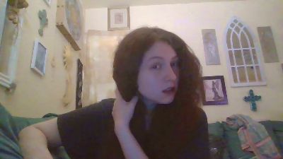 QueenCrimson webcam model stream image