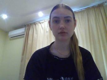 EvaHarris webcam model stream image