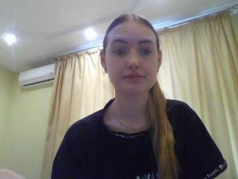 EvaHarris webcam model stream image