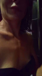Sexywifey22 webcam model stream image