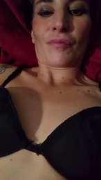 Sexywifey22 webcam model stream image