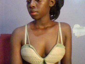 Lovely-boo webcam bongacams model stream image