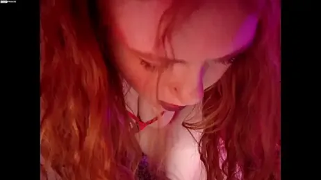 Scarlettredff webcam model stream image