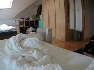 voyeurcam-julmodels-bed-1 webcam model stream image