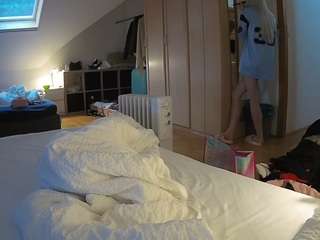 voyeurcam-julmodels-bed-1 webcam model stream image