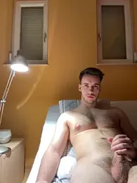Raveman webcam model stream image