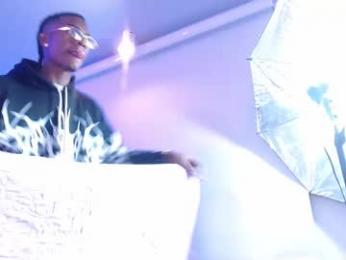 breazer__ webcam model stream image