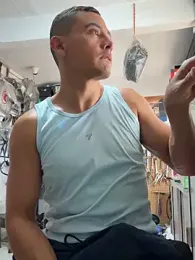 Paul22cm- webcam model stream image