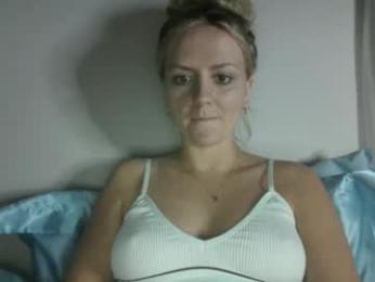 mollyharttt webcam model stream image