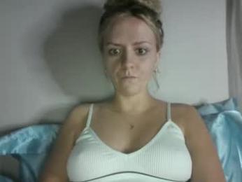 mollyharttt webcam model stream image