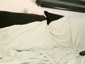 little_effy18_ webcam model stream image