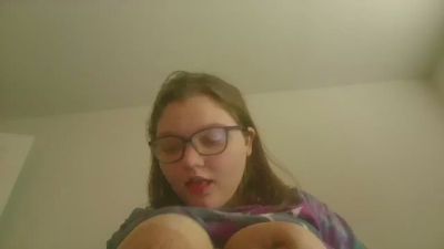 Hellshottest420 webcam model stream image