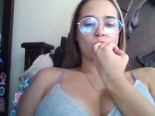 trianabell webcam model stream image