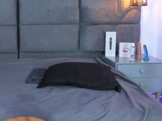 valentino-moon webcam model stream image