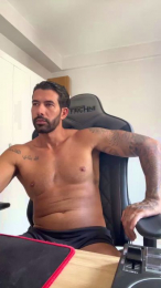Saradoalto23 webcam model stream image
