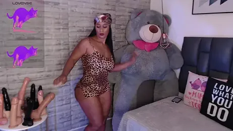 TinnaCobb webcam model stream image