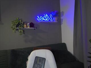 Hanah Evans webcam model stream image
