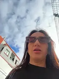 Ninabigtitied webcam model stream image