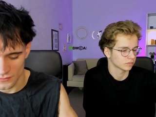 leon-lie webcam model stream image