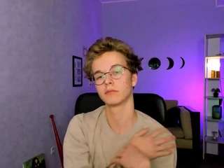 leon-lie webcam model stream image